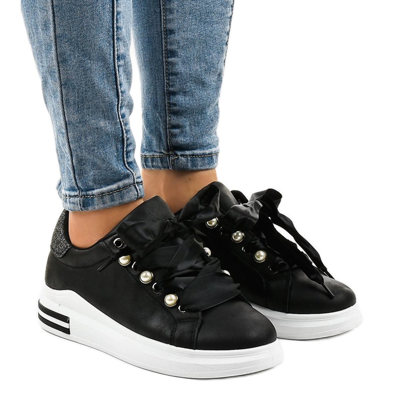 Schwarze Sneakers mit Keilabsatz X63