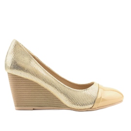 Beige Pumps am Keil TL-05