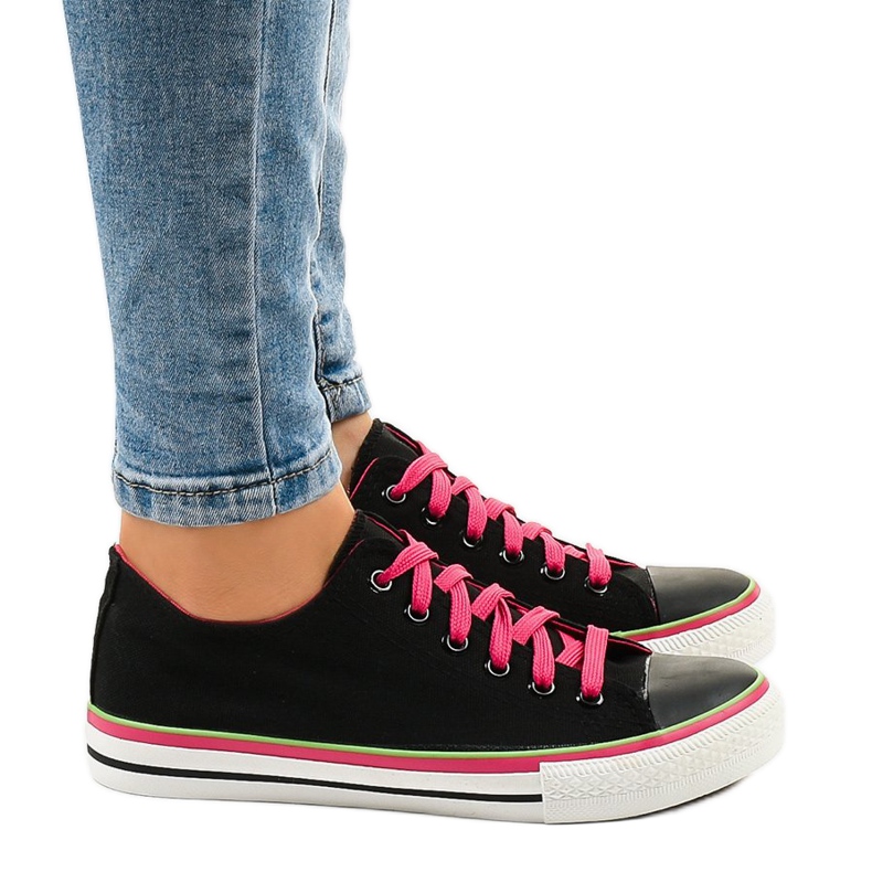 Schwarze klassische niedrige Sneakers W03 grün