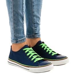 Klassische marineblaue Sneaker W03
