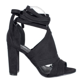 Seastar Gebundene Sandalen an einem Pfosten schwarz