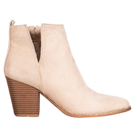 Seastar Wildleder Booties auf einer Bar beige