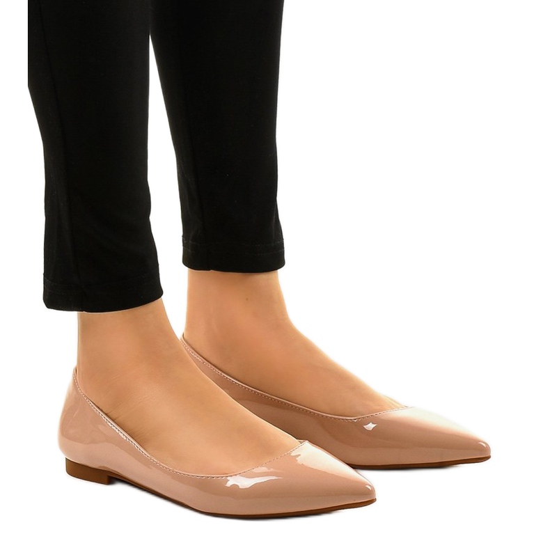 Beige Ballerinas lackiert in der Spitze MM5018