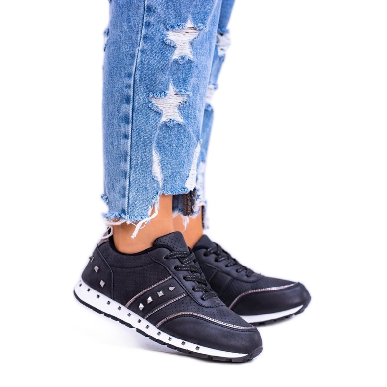 EVE Schwarze Sportschuhe mit Nieten 8SP30-0449