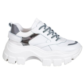 Weide Weiße Turnschuhe auf der Plattform