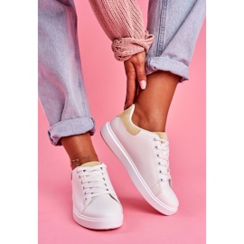 SEA Weiße Sportschuhe mit beiger LA85 Fersenkappe braun