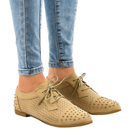 Beige durchbrochene Schuhe mit Nieten MJ1125