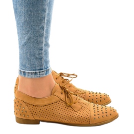 Braune durchbrochene Schuhe mit Nieten MJ1125