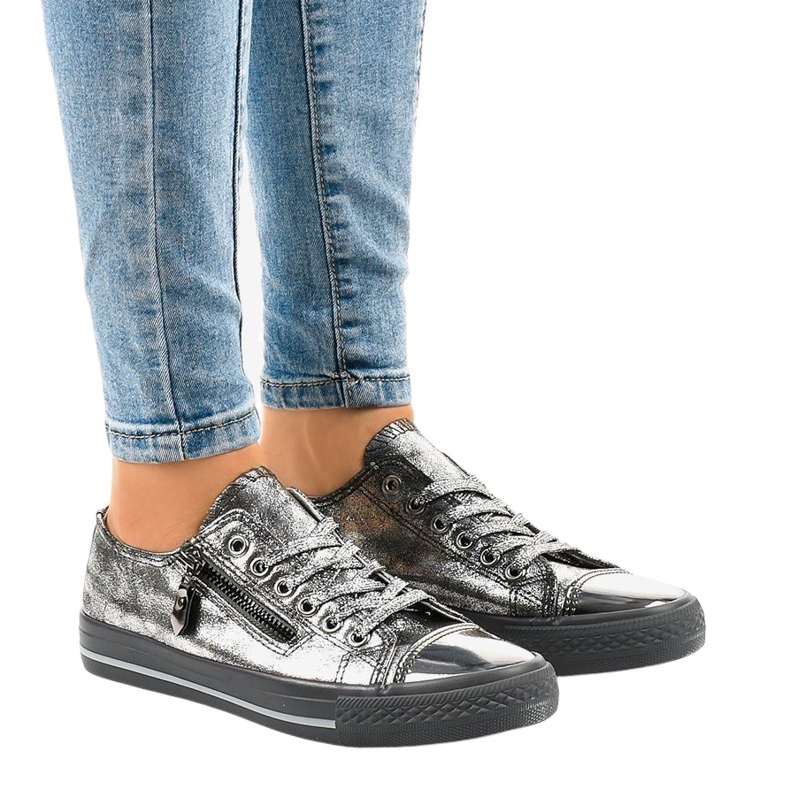 Grau glänzende Turnschuhe TL-64