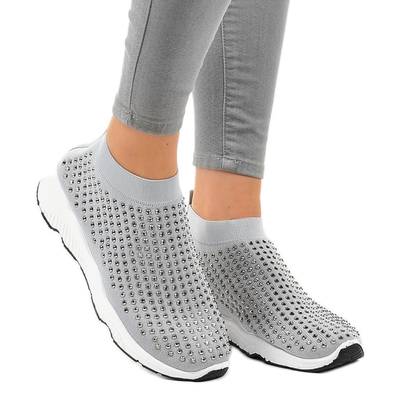 Graue Sportschuhe mit LG27 Zirkonias