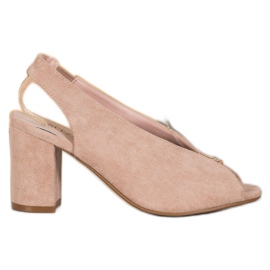 Elegante Schuhe auf einem Pfosten VINCEZA beige