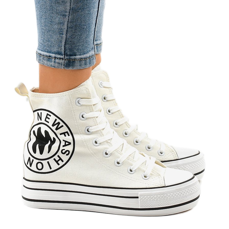 Weiße Keilsneaker W08