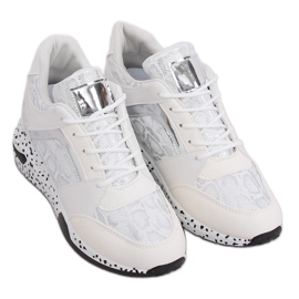 Weiße Sportschuhe auf dem Keilabsatz C131 Blanco