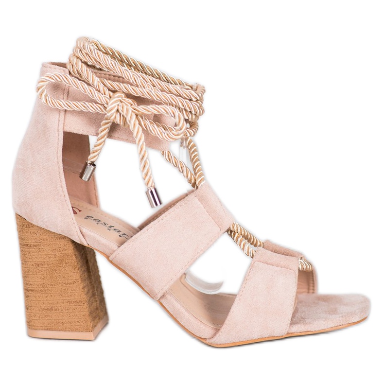 Seastar Gebundene Sandalen an einer Bar braun