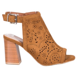 Mannika Aufgebaute durchbrochene Sandalen braun
