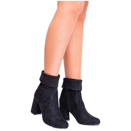 EVE Schwarze Wildleder-Damenstiefel auf einem Dharma-Pfosten