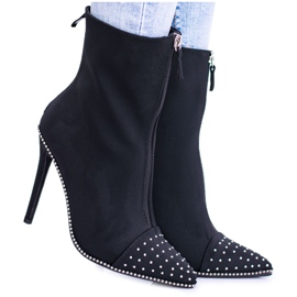 BUGO Schwarze Wildlederstiefel auf einem Regio-Absatz