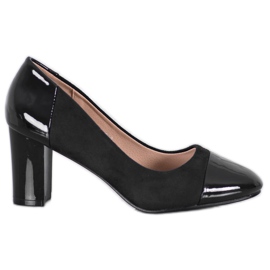 Weide Schwarze Pumps