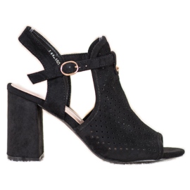 Small Swan Durchbrochene Sandalen mit Sternen schwarz