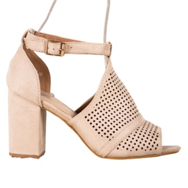 Small Swan Elegante durchbrochene Sandalen beige