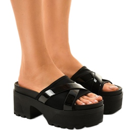 Schwarze M806 High Heels