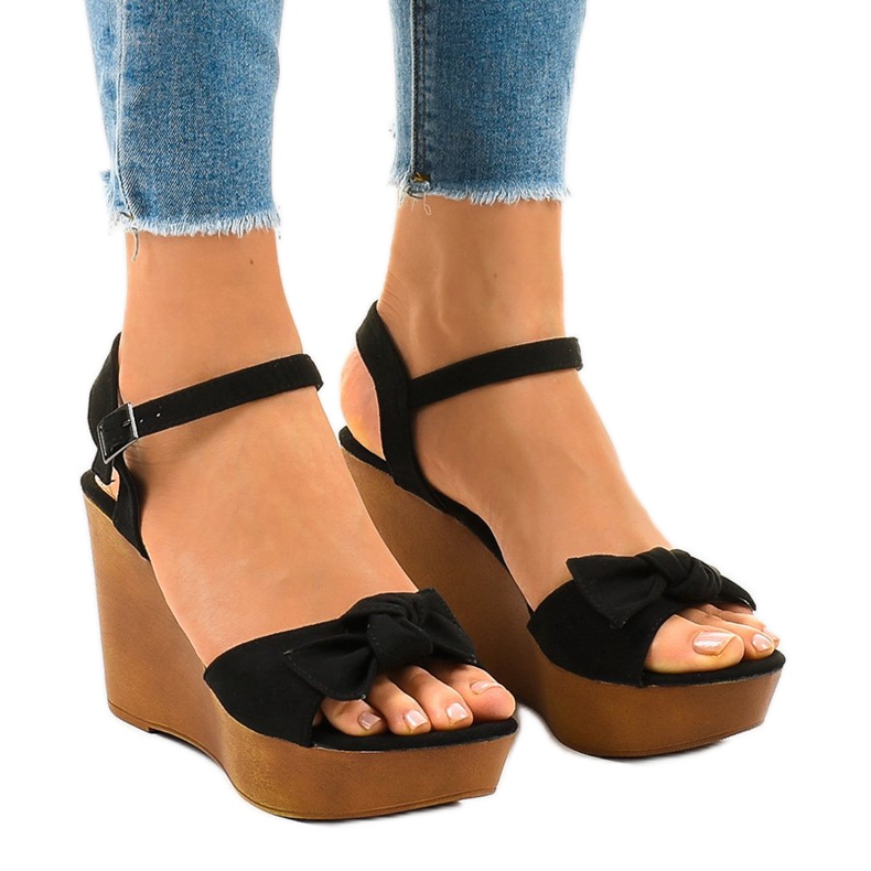 Keilsandaletten aus Wildleder in Schwarz HY8542