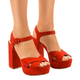 Rote Sandalen auf dem Posten aus Öko-Wildleder 63-202