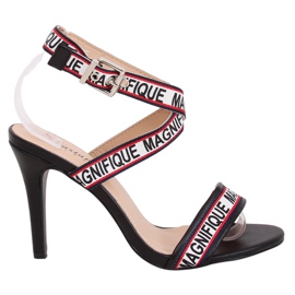 Schwarze Sandalen auf einem hohen Absatz LL-170P Schwarz