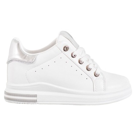 SHELOVET Sportschuhe auf einem Keil weiß