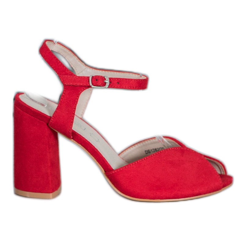 Filippo Rote Sandalen auf einer Bar