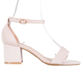 Nio Nio Bequeme Sandalen an einer Bar braun