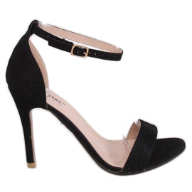 Black GG-85P Schwarze Sandalen an einer Nadel