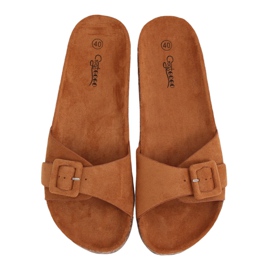 Braune G-5026 Camel Slipper auf der Korksohle