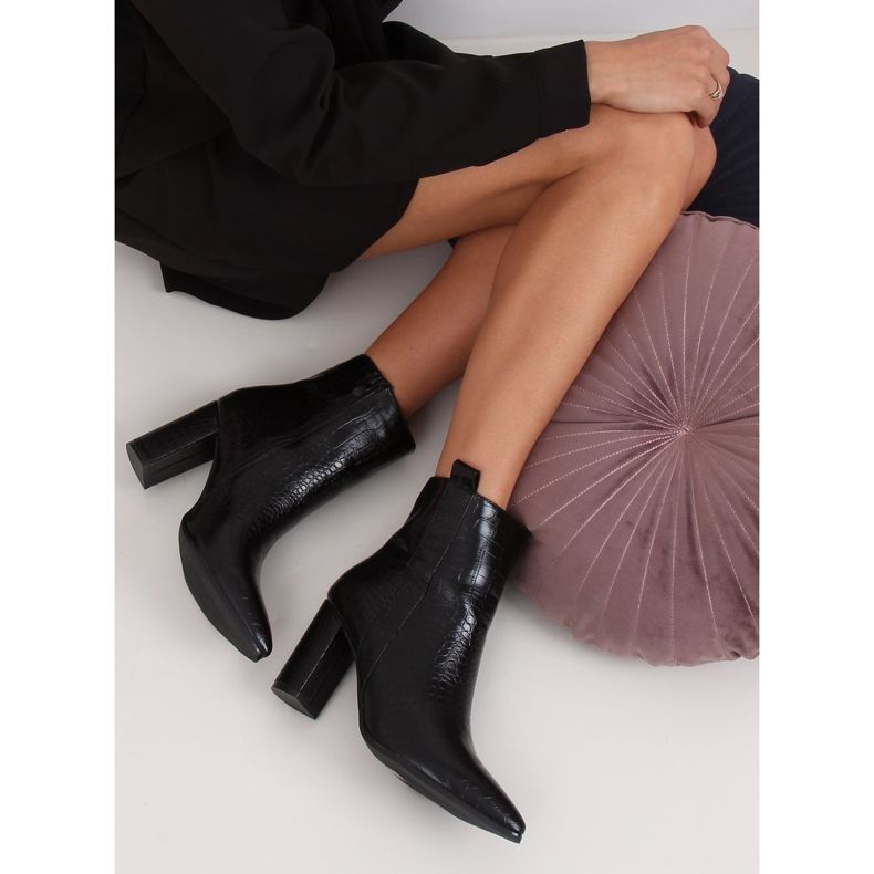 Stiefeletten mit hohem Absatz aus Schlangenleder in Schwarz RB54 Schwarz