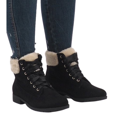 Schwarze isolierte Schnürstiefel C-7100