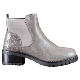J. Star Slip-On-Stiefel an einem Pfosten grau