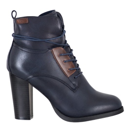 Evento Marineblaue Stiefel auf einer Säule