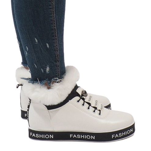 Weiße isolierte Pelzwildlederstiefel NB252P-1