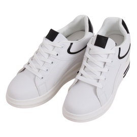 Weiße BY-0370 WHITE / BLACK Sneakers auf einem versteckten Keil schwarz