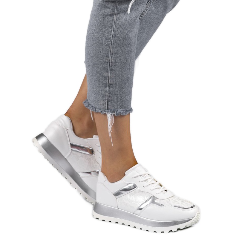 Weiße Sport-Sneaker aus Kunstleder 2019-447