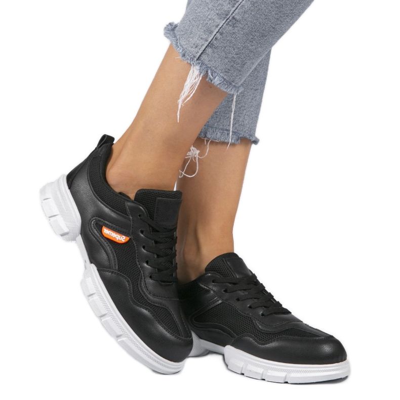 Schwarze modische Sportschuhe C051