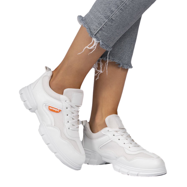 Weiße modische Sportschuhe C051