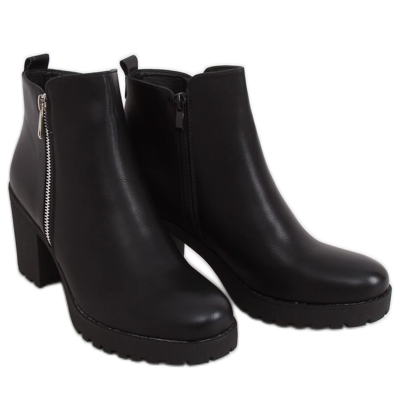 Schwarze Stiefel mit breiten Absätzen Q8AX1568-08 Schwarz