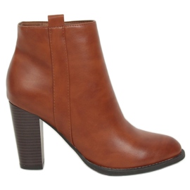 Klassische Stiefel auf dem Postkamel UK08P Camel braun