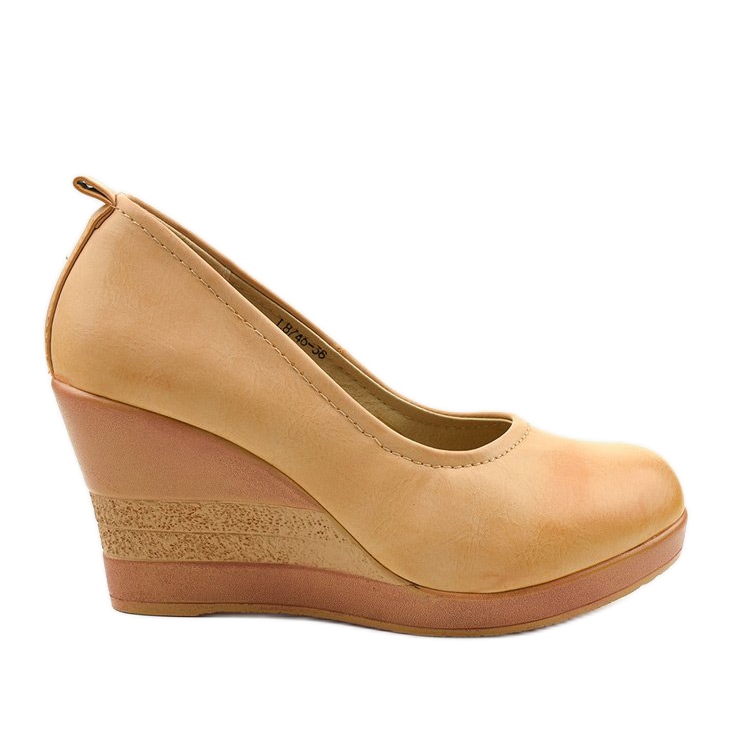 Beige Pumps am Keil Deamville