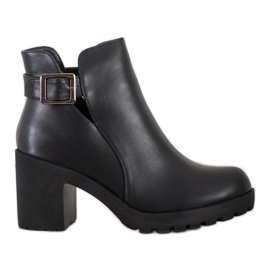 Weide Slip-on-Booties mit Schnalle schwarz