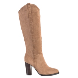 Seastar Stylische Stiefel auf einer Säule beige