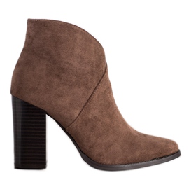 Filippo Stilvolle Booties auf einer Bar braun