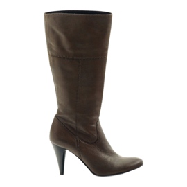 Nessi Lederstiefel mit Absatz Braun 20310