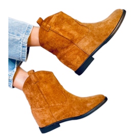 Cowboystiefel auf einem versteckten Kamel J936 Camel Wedge braun